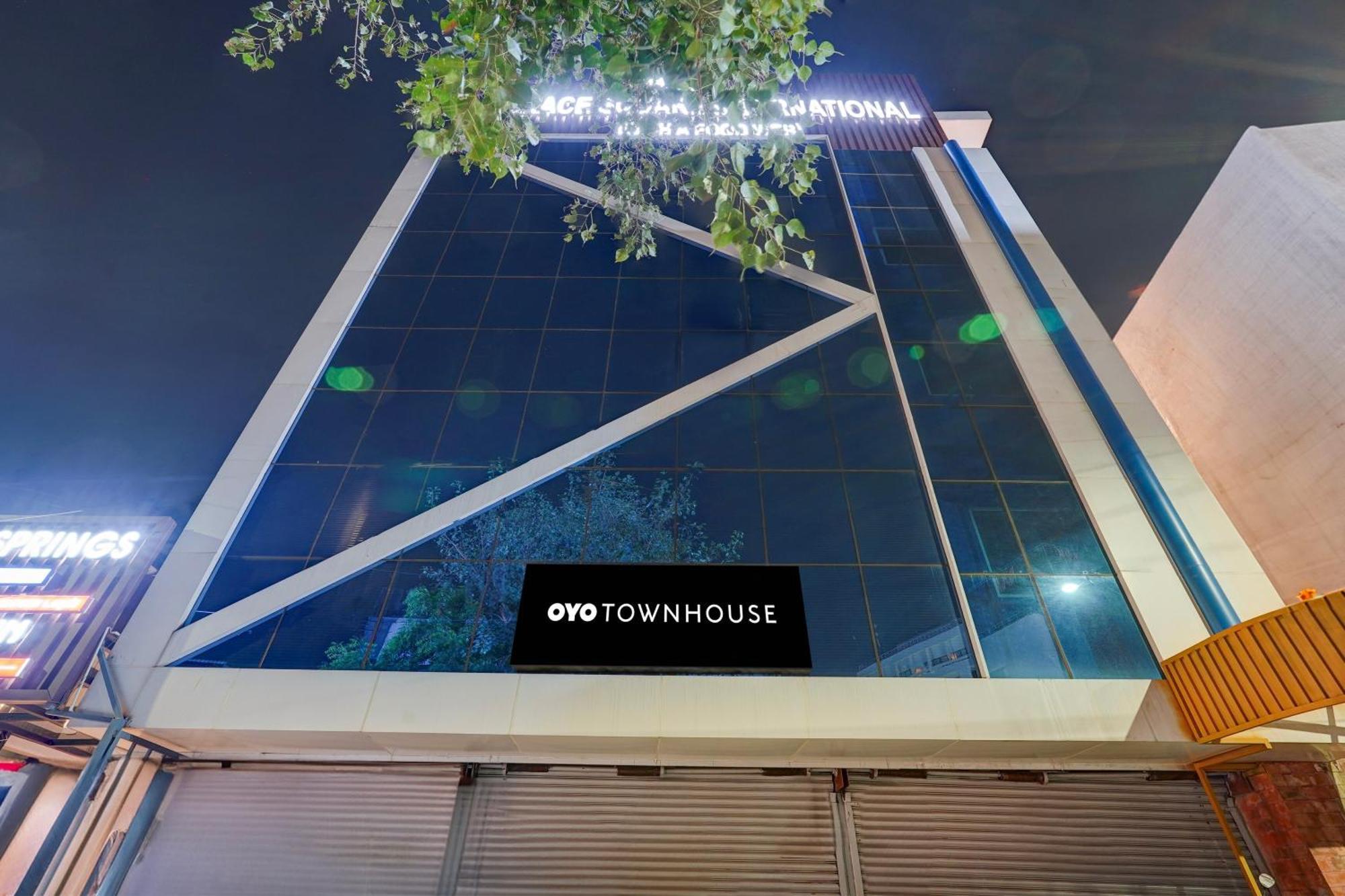 Townhouse Oriental Hotel 4*